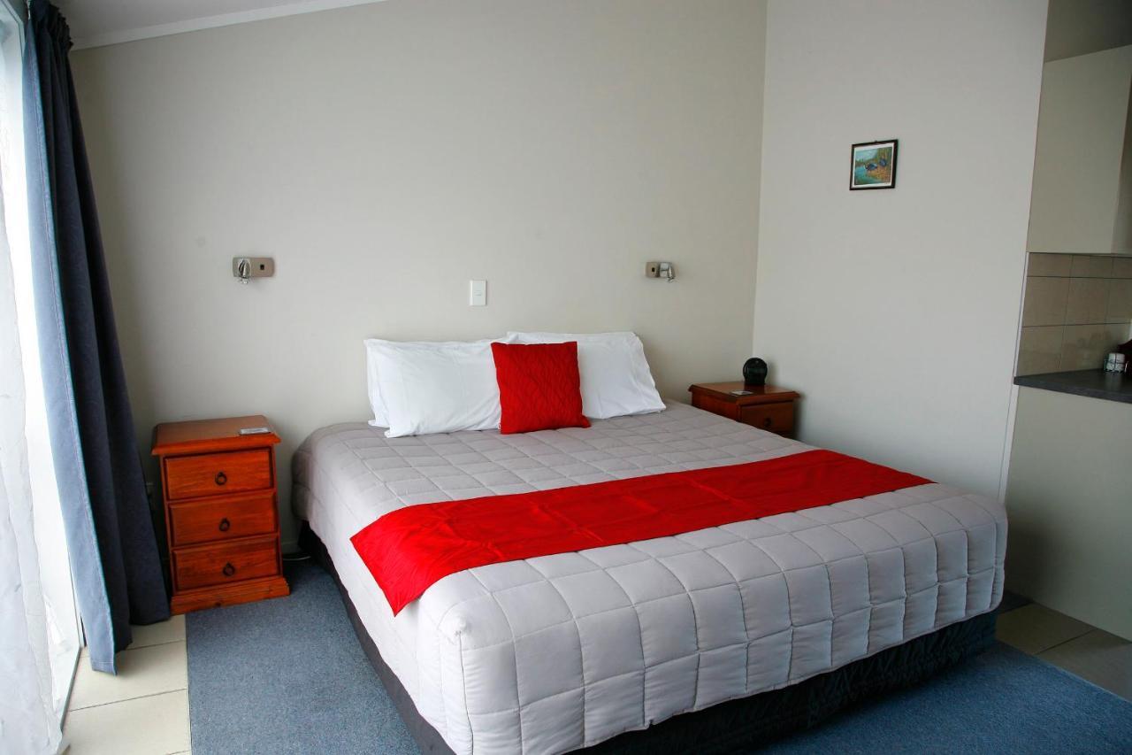 Touchwood Motor Lodge Pukekohe Екстериор снимка