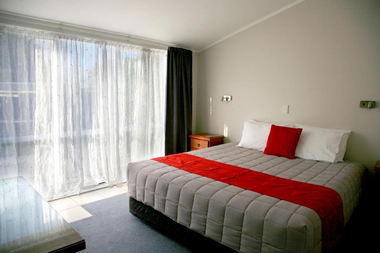 Touchwood Motor Lodge Pukekohe Екстериор снимка