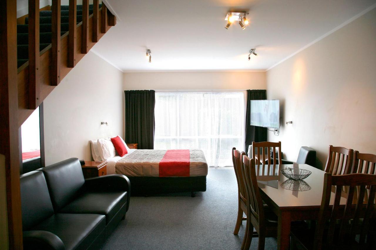 Touchwood Motor Lodge Pukekohe Екстериор снимка