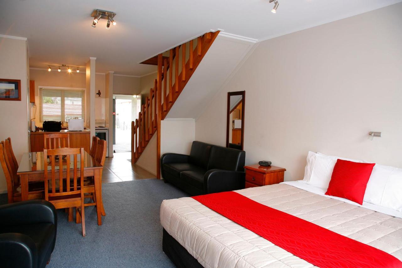 Touchwood Motor Lodge Pukekohe Екстериор снимка