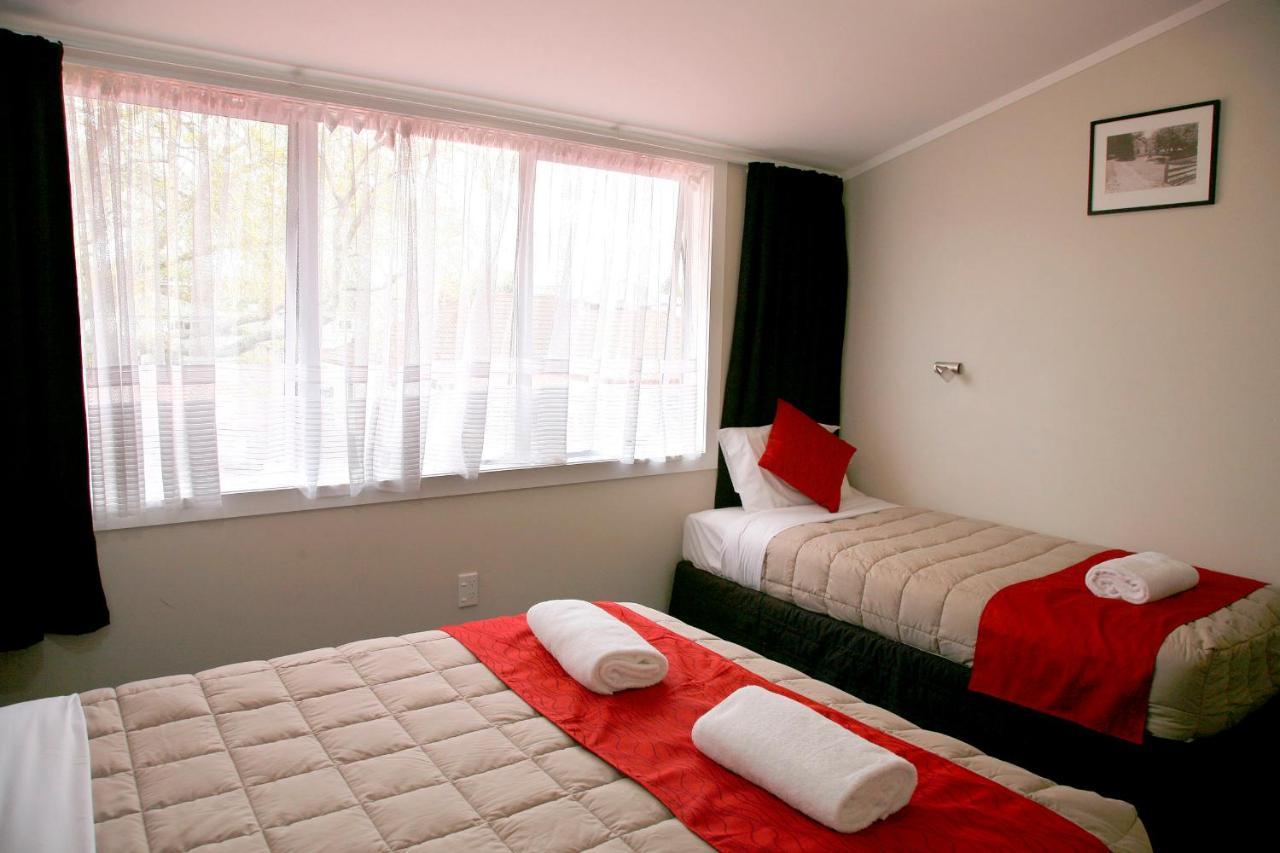 Touchwood Motor Lodge Pukekohe Екстериор снимка