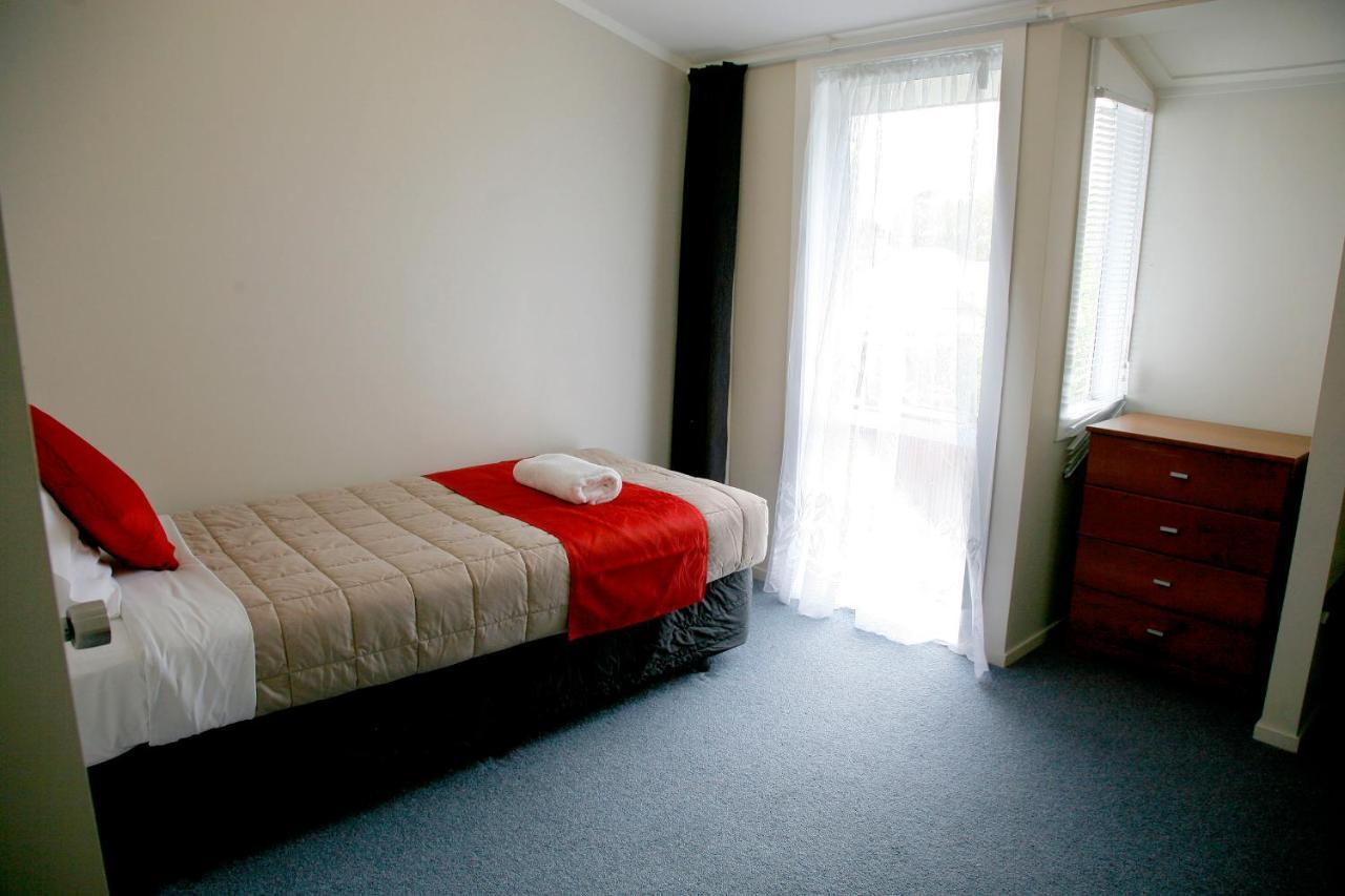 Touchwood Motor Lodge Pukekohe Екстериор снимка