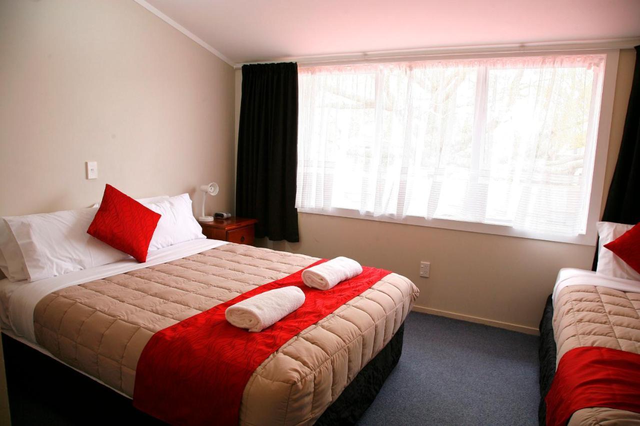 Touchwood Motor Lodge Pukekohe Екстериор снимка