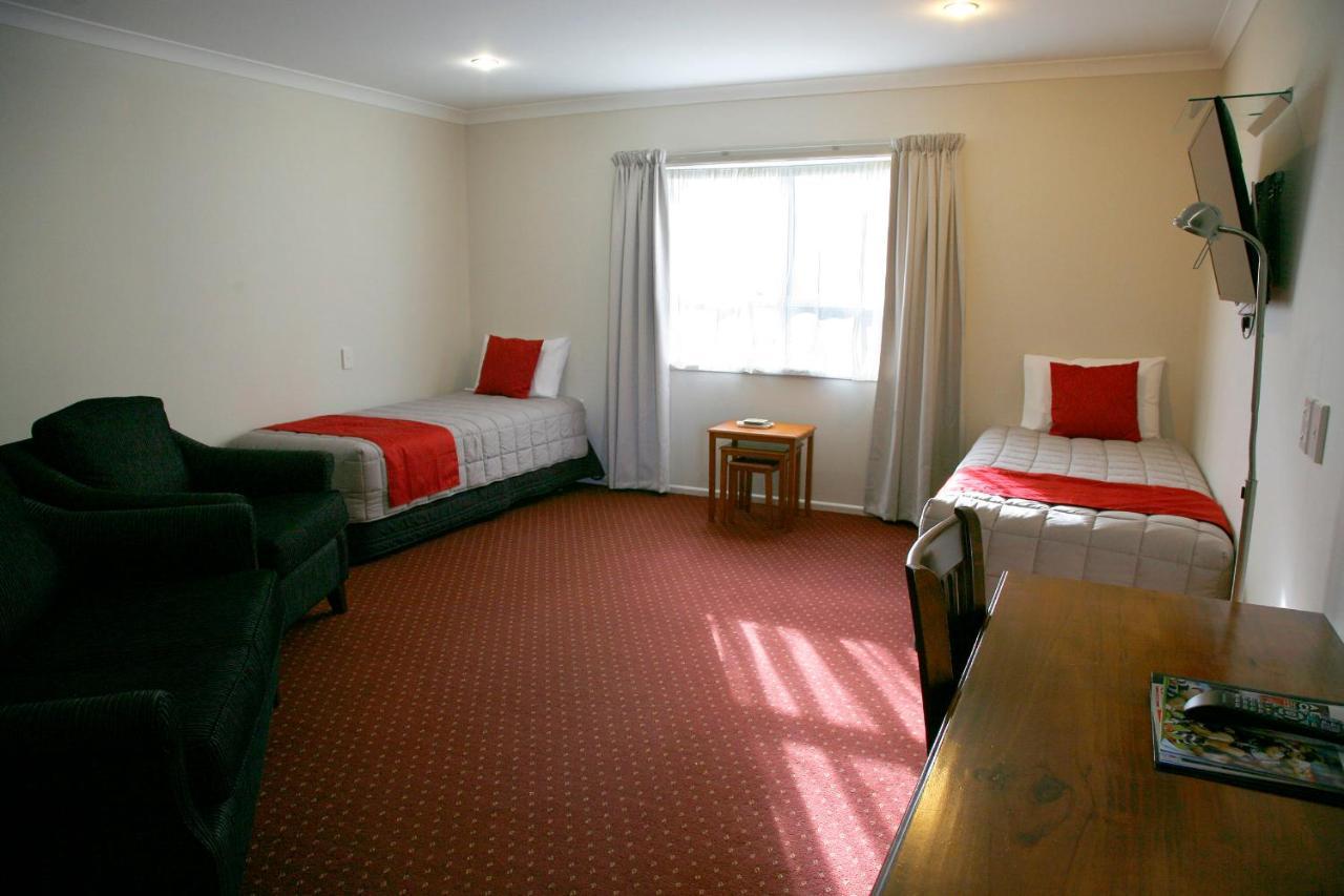 Touchwood Motor Lodge Pukekohe Екстериор снимка